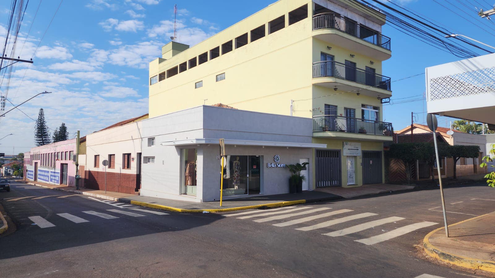 Rua Crispim de Abreu , n 494- Centro / Comércio ,  Rua Coronel Penteado, n251- Centro EXCELENTE LOCALIZAÇÃO