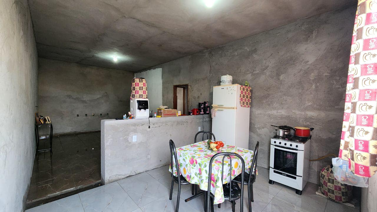 Casa Avenida Armando Penteado, n737- Centro