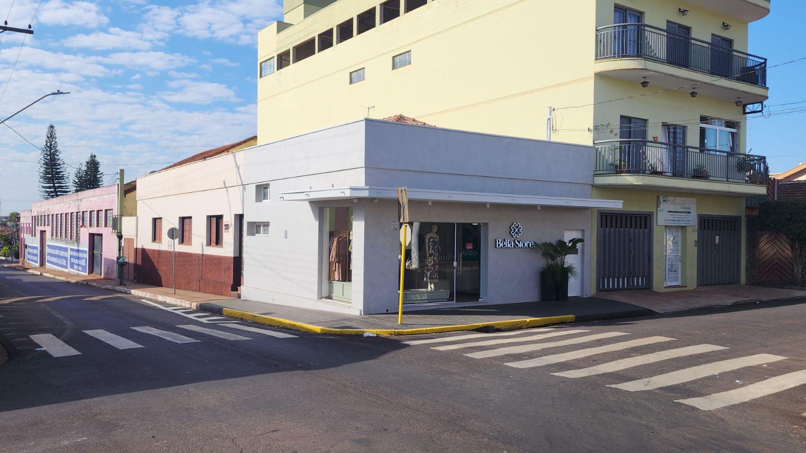 Rua Crispim de Abreu , n 494- Centro / Comércio ,  Rua Coronel Penteado, n251- Centro EXCELENTE LOCALIZAÇÃO