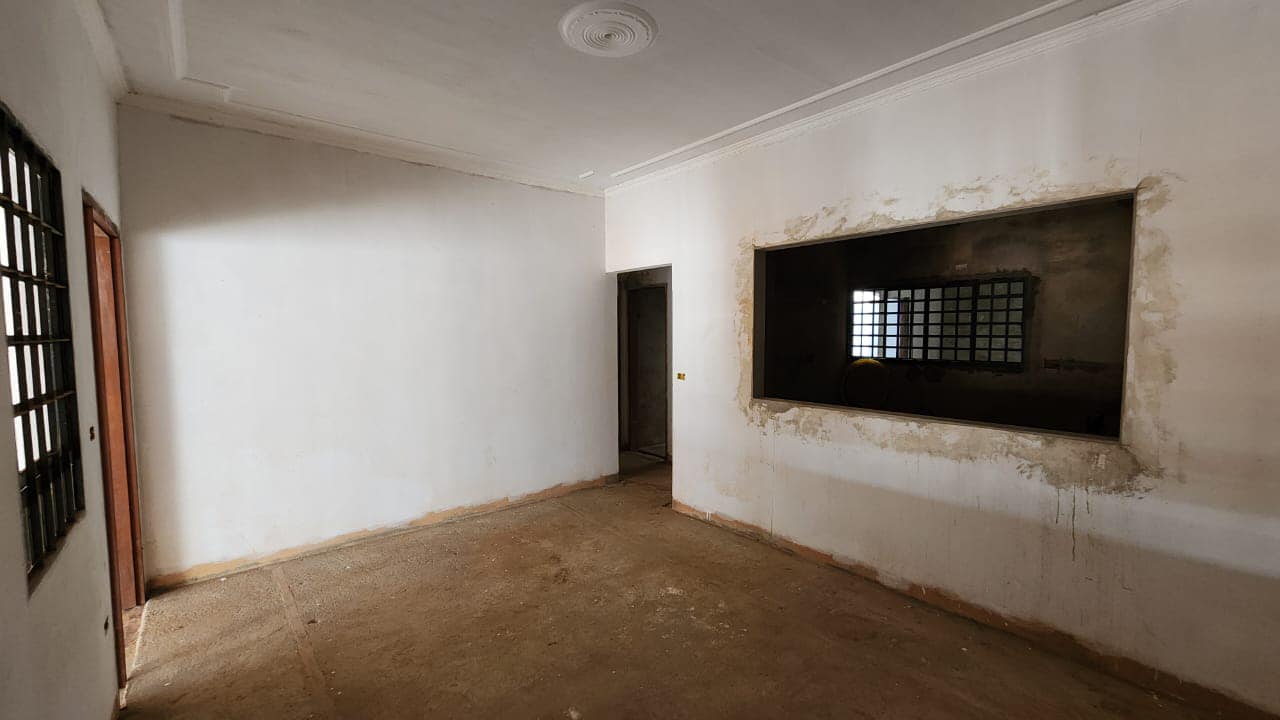 CASA RESIDENCIAL EM FASE DE ACABAMENTO FINAL- EXCELENTE LOCALIZAÇÃ, Rua João Pessoa, n 39- Centro