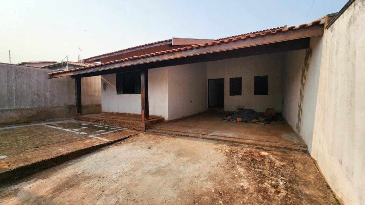 CASA RESIDENCIAL EM FASE DE ACABAMENTO FINAL- EXCELENTE LOCALIZAÇÃ, Rua João Pessoa, n 39- Centro