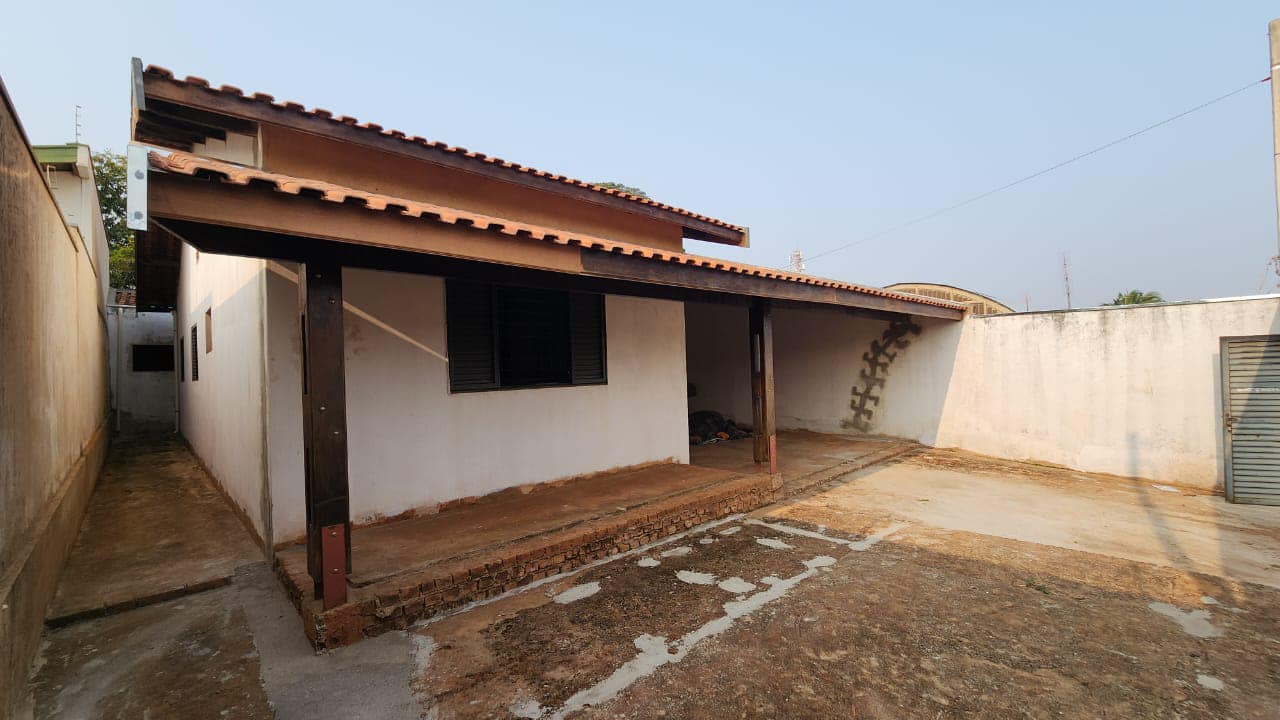 CASA RESIDENCIAL EM FASE DE ACABAMENTO FINAL- EXCELENTE LOCALIZAÇÃ, Rua João Pessoa, n 39- Centro