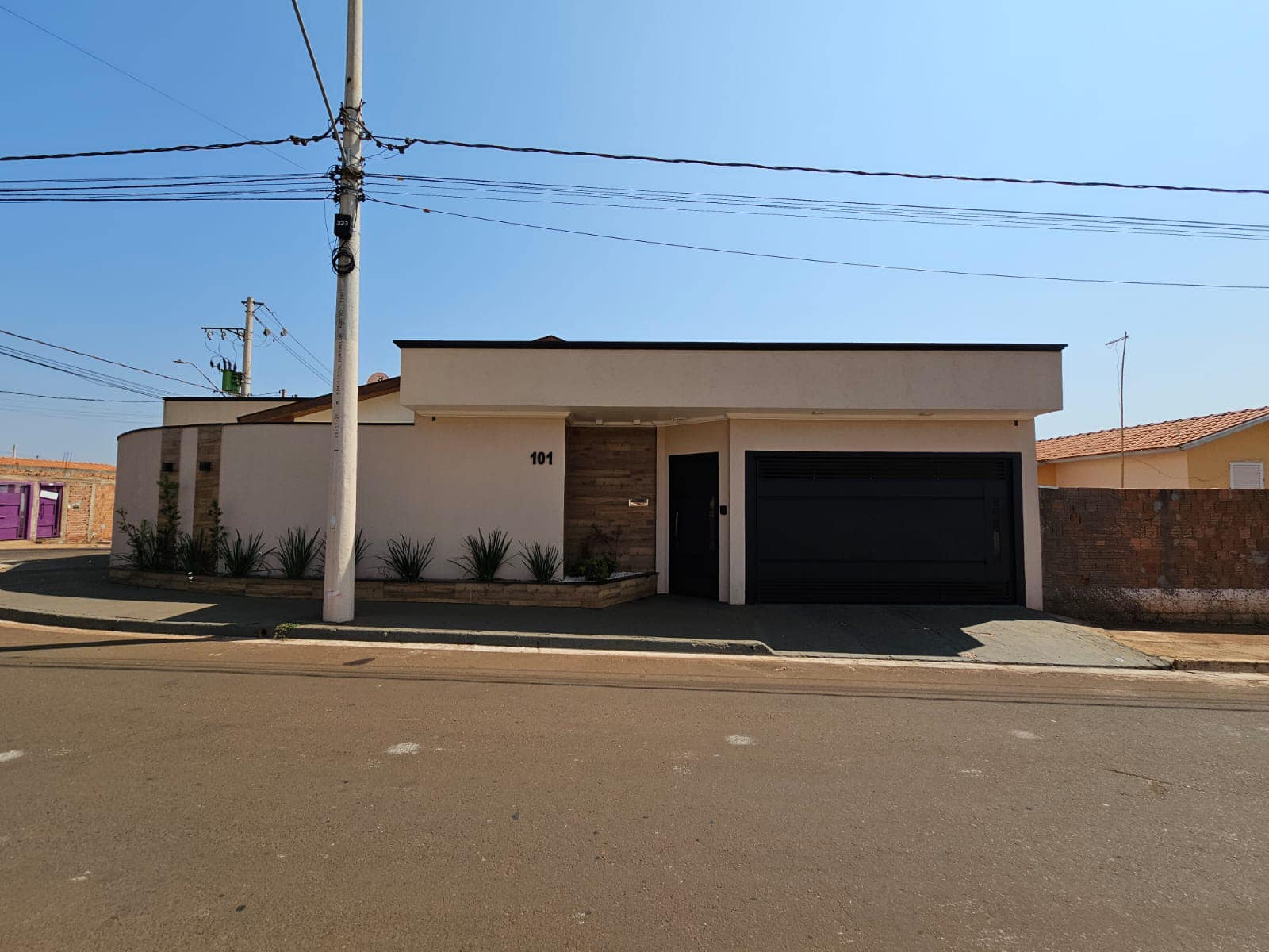 Casa Rua Édson Anivaldo Zanatta, n 101, Conjunto Habitacional Nino Deperon
