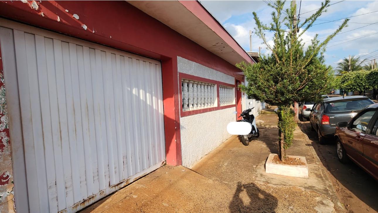 Duas Casas Rua Diamantino Mendes Ramos, n 160- Conjunto Habitacional Etore Marquezelli