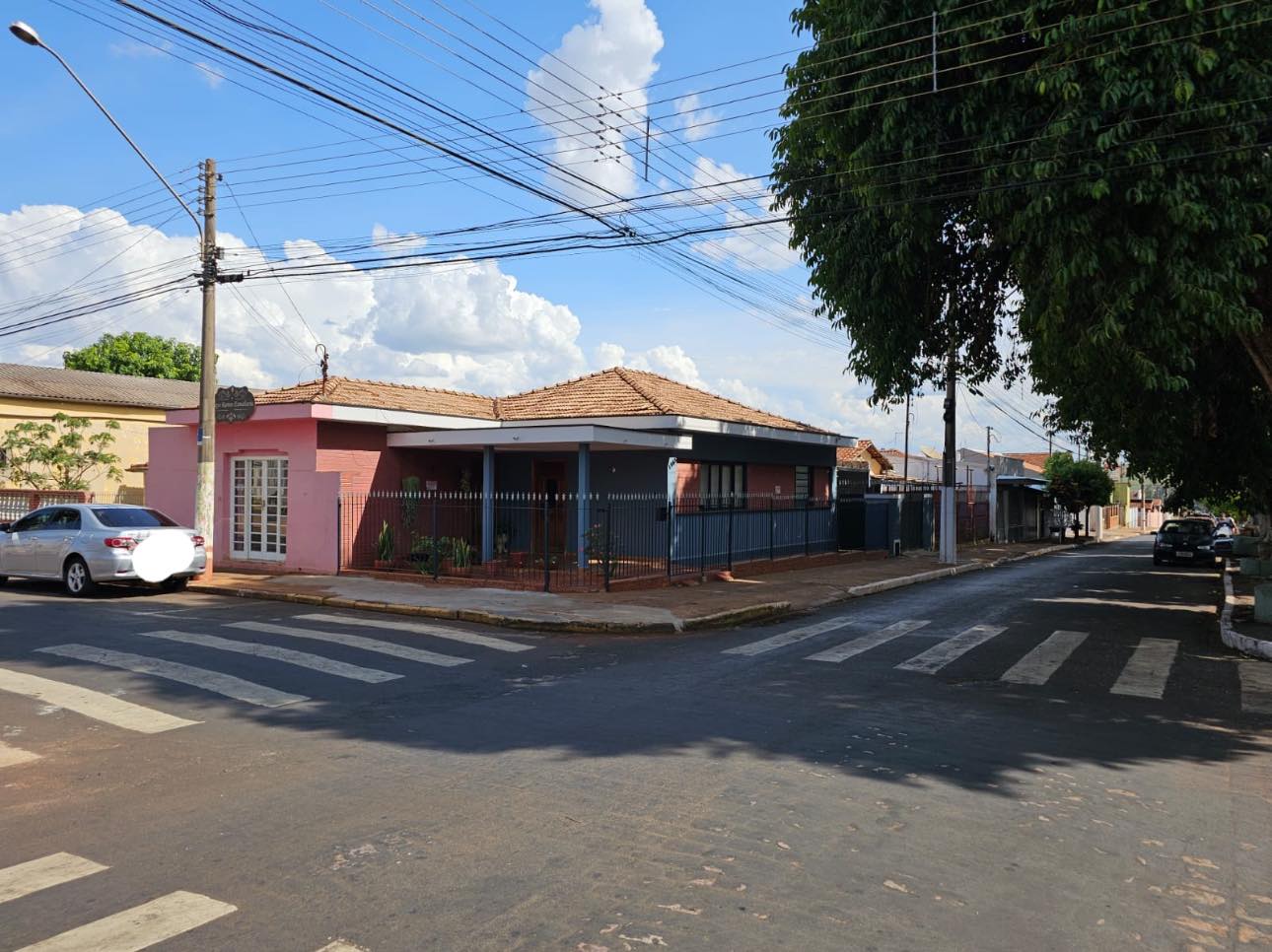 CASA RESIDENCIAL COM SALÃO COMERCIAL, Avenida Quinze de Novembro, n 1165- Centro