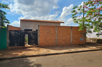 CASA RESIDENCIAL EM FASE DE ACABAMENTO Rua Sergipe, n81- Parque Varotti