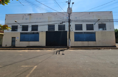 BARRACÃO COMERCIAL (Antigo Bis Bom ), Rua Ambrogio Margutti, n 373- Vila Santa Terezinha