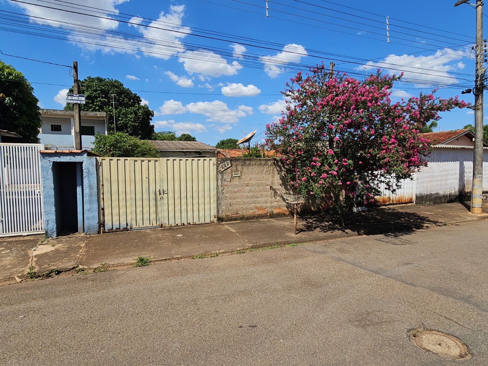 Casa  Rua João  Gaspar Letordi, n 222- Jardim Limoeiro, Cachoeira de Emas