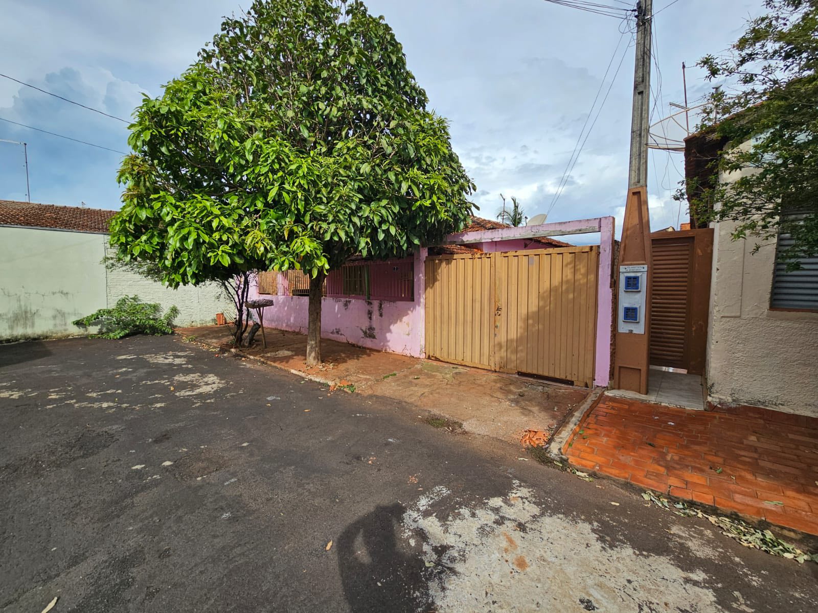 Duas casas Rua Floriano Peixoto, n 07- Jardim Brasil