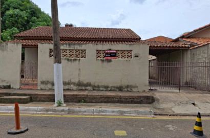 Duas Casas Rua Antônio Martins Daniel , n256- Centro