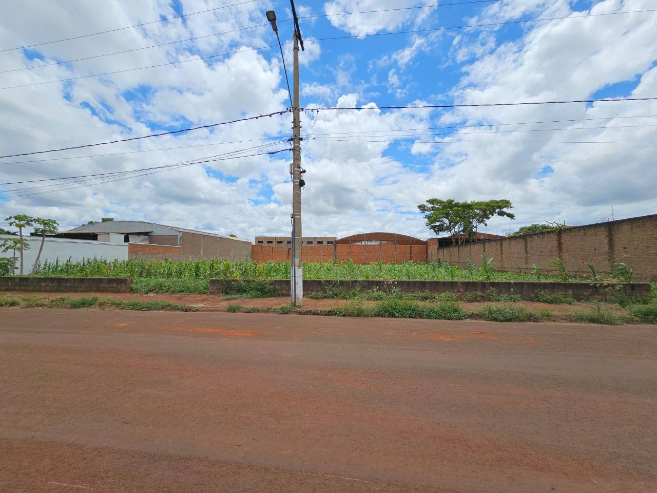 Terreno Rua Celio Lunardi , n151, Lote 22 da quadra B- Distrito Industrial. Pedro Valdomiro Pires Barbosa