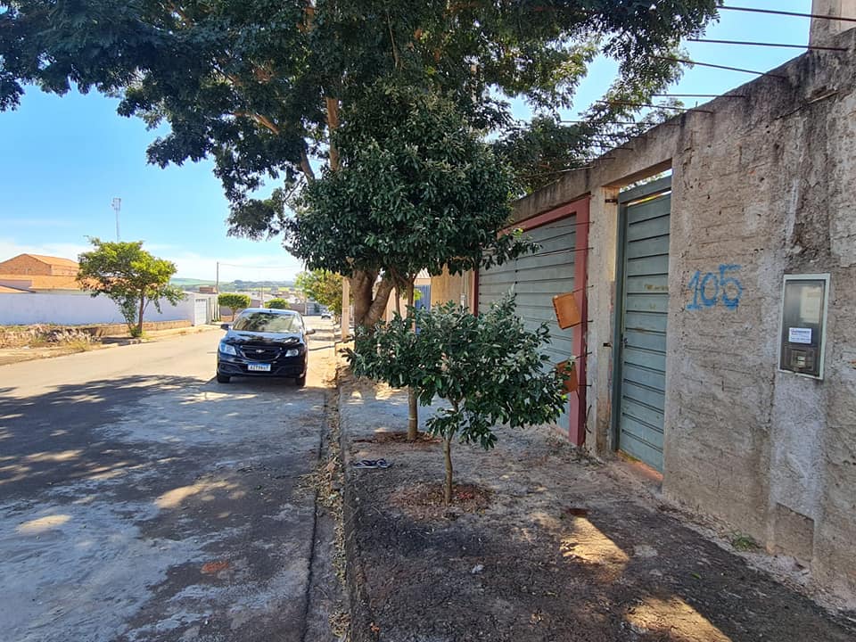 SOBRADO em Construção, na Rua Rio De Janeiro, n 105- Parque Varotti