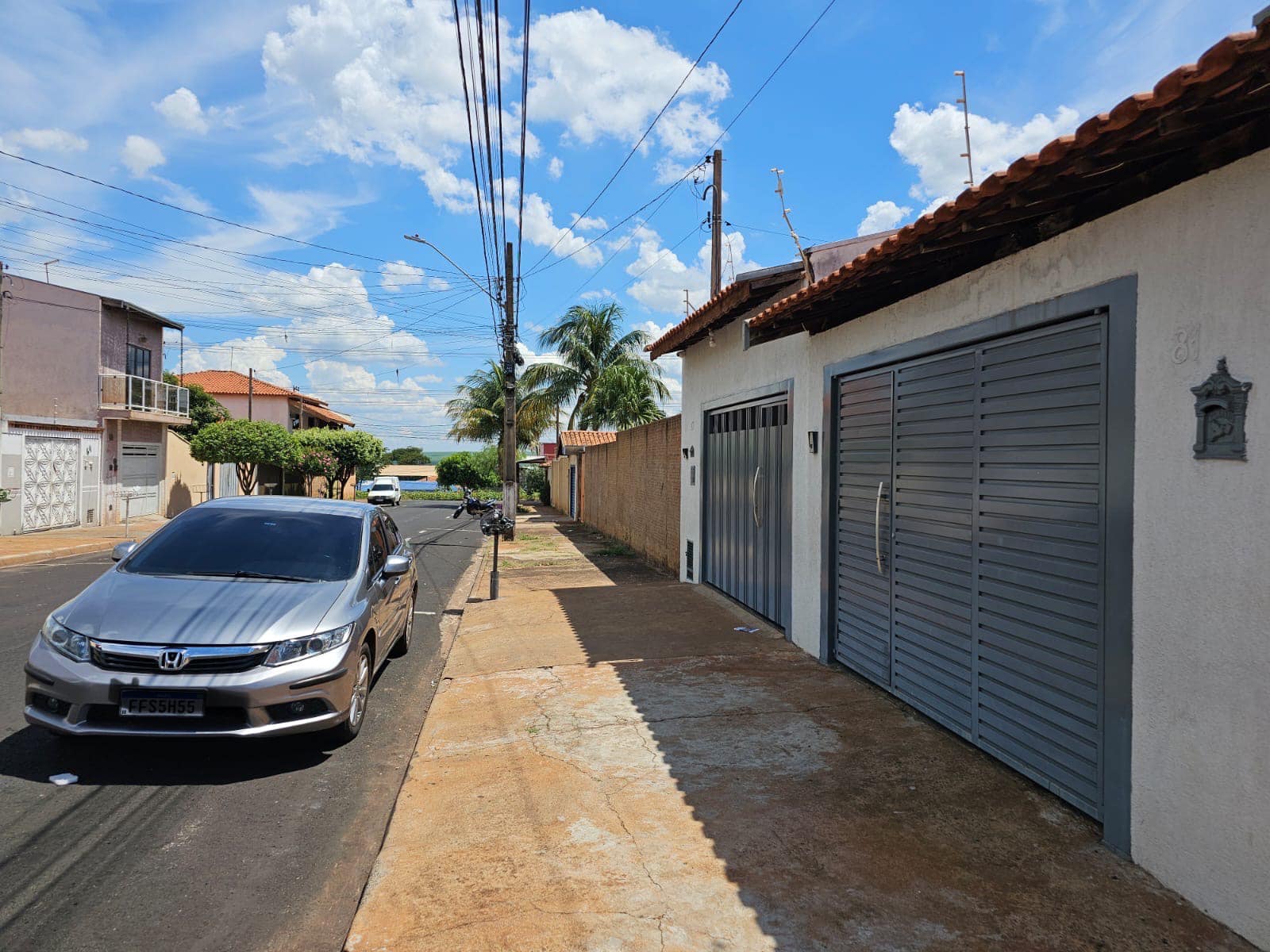 DUAS CASAS RESIDENCIAL (Geminada)Rua Dos Jasmin, n 81 e n77- Jardim Bela Vista