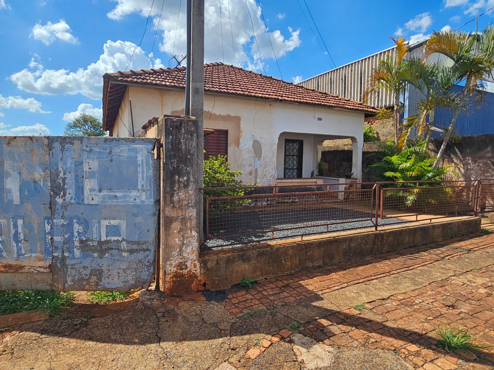 Casa na Avenida do Café, n 1020- Centro