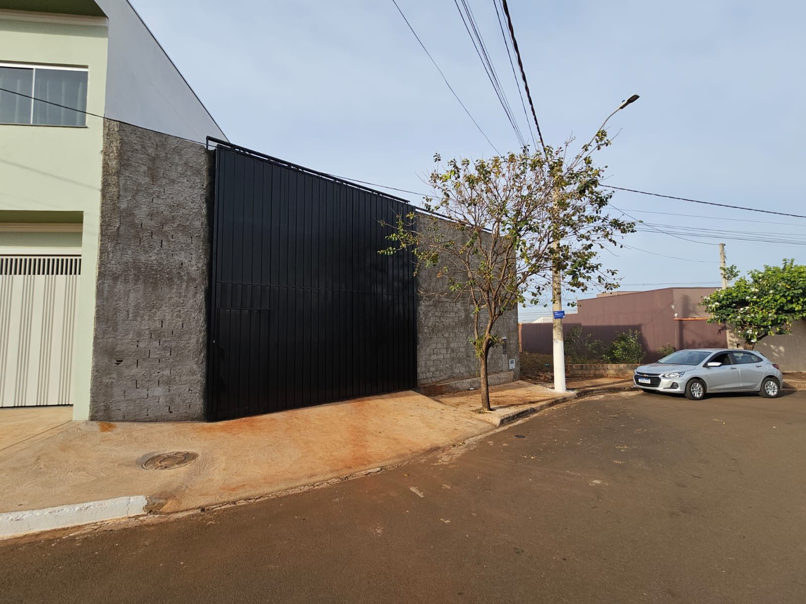 BARRACÃO COMERCIAL  EM CONSTRUÇÃO