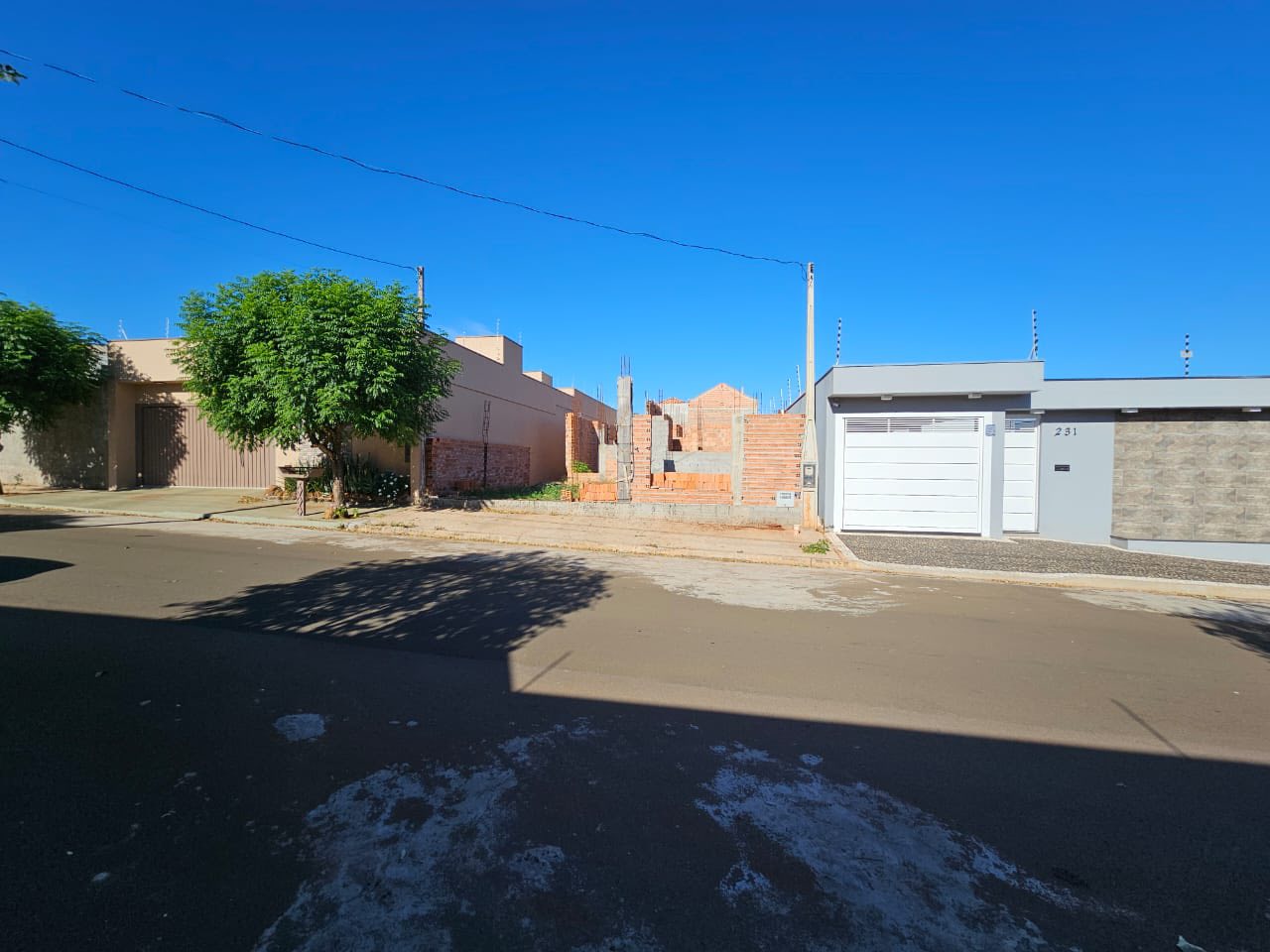 Terreno com Construção - Jardim Maria Marcolino