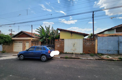 Duas Casas Rua Das Graças, n 31- Vila Santa Terezinha