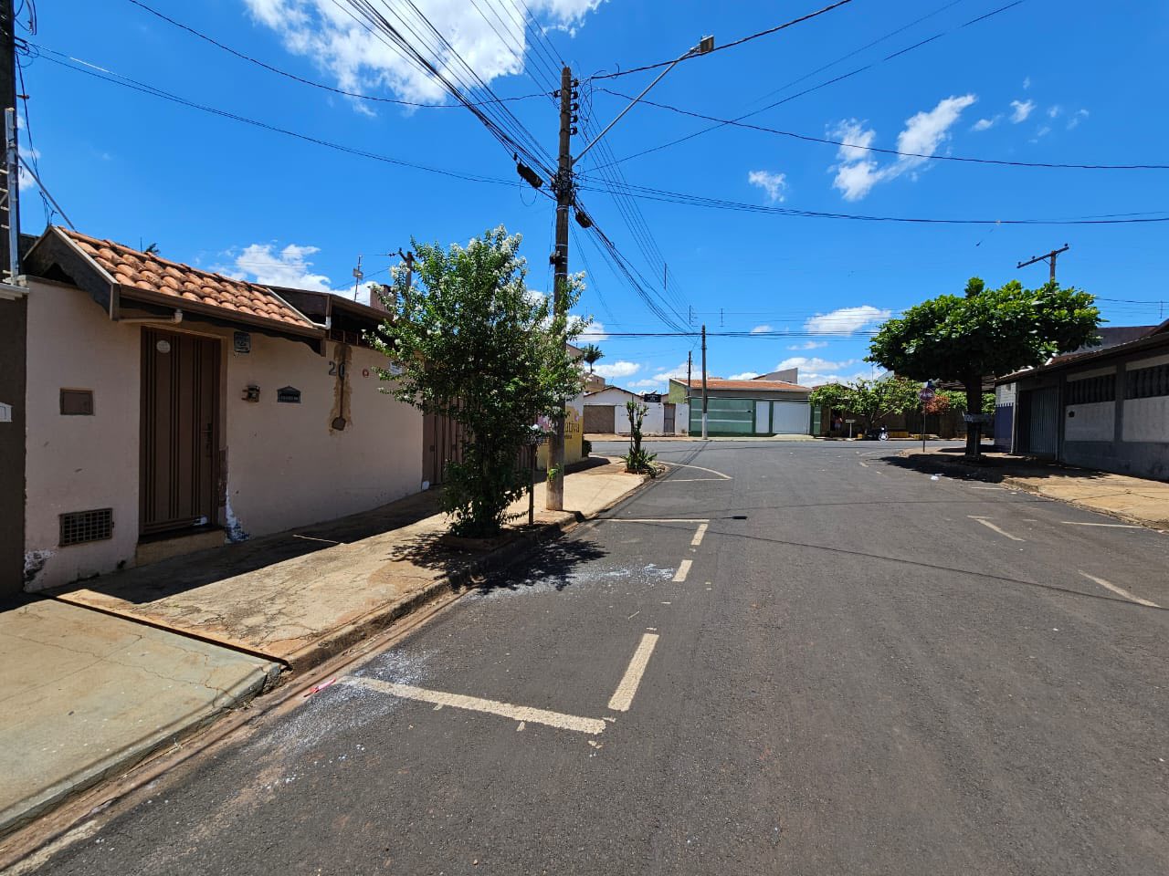 Casa Residencial / Comercio Rua Dr José Mendes da Silva , n 20- Conjunto Habitacional Ada Dedini Ometto