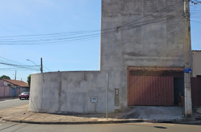 Sobrado Rua Piauí, n 31- Parque Varotti