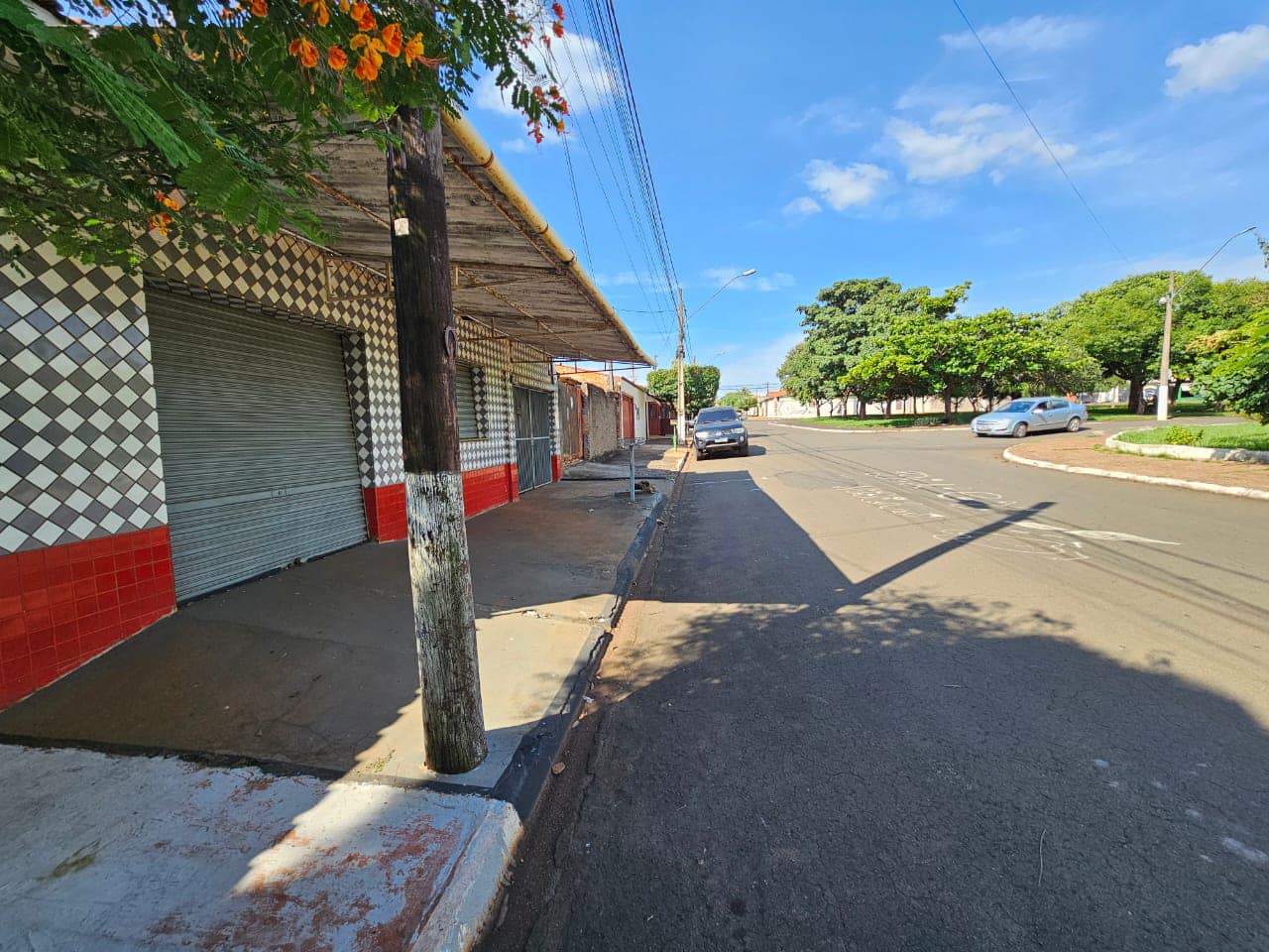 Casa Rua Francisco Cressoni, 425- Conjunto Habitacional Etore Marquezelli