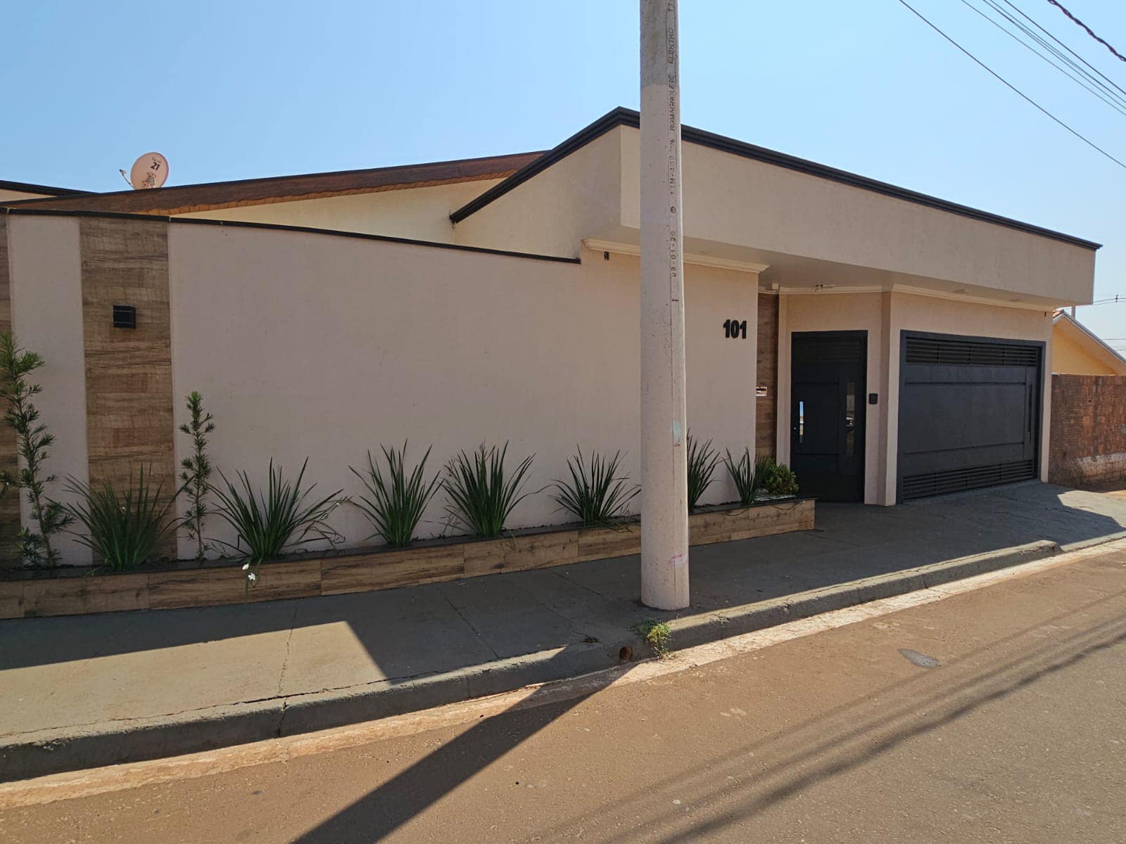 Casa Rua Édson Anivaldo Zanatta, n 101, Conjunto Habitacional Nino Deperon