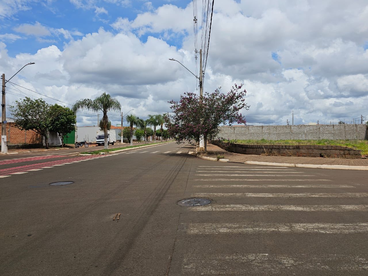 Terreno Esquina Avenida Brasil, n962, Lote 01 da quadra 33- Parque Varotti