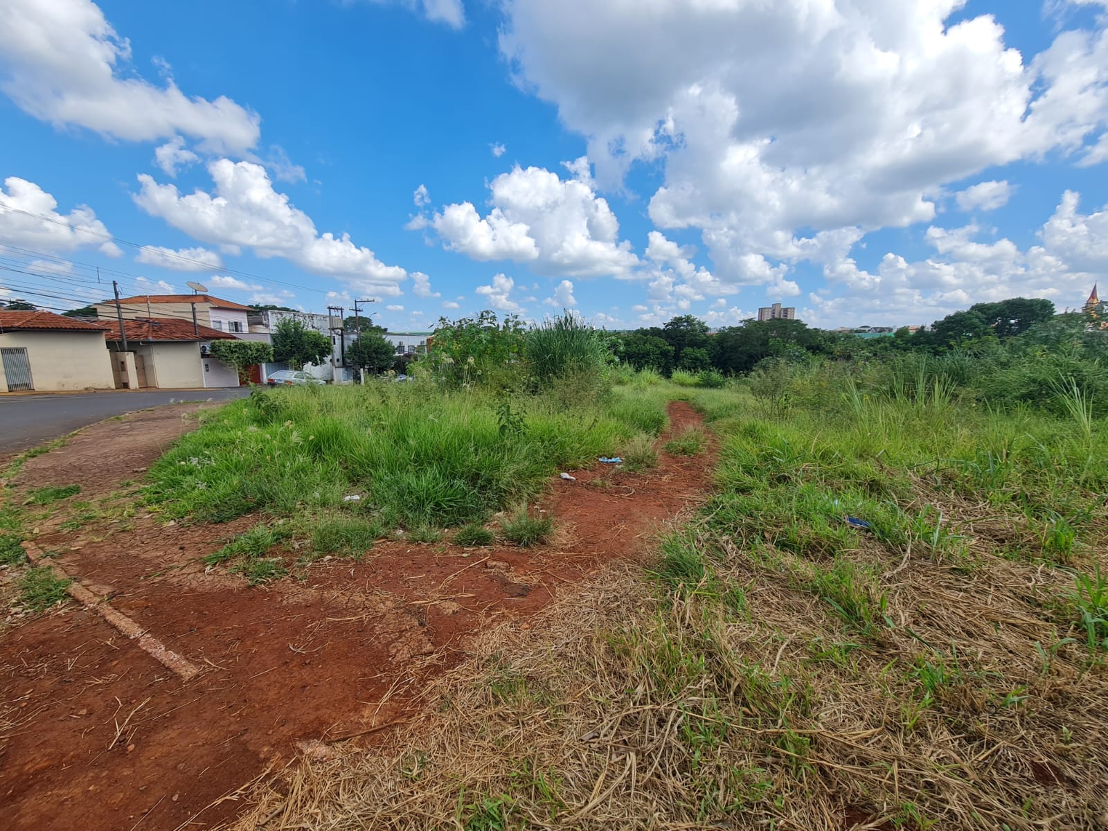 3 TERRENOS EXCELENTE LOCALIZAÇÃO  2 LOTES COM FRENTE PARA  Rua Crispim de Abreu