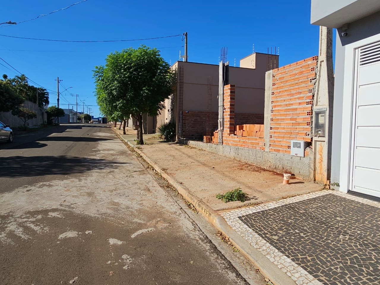 Terreno com Construção - Jardim Maria Marcolino