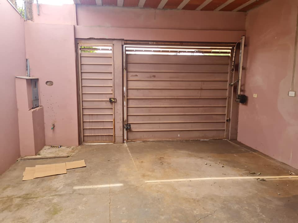 SOBRADO, na Rua Ernesto Bussaglia, n 15- Jardim Pedro Ometto