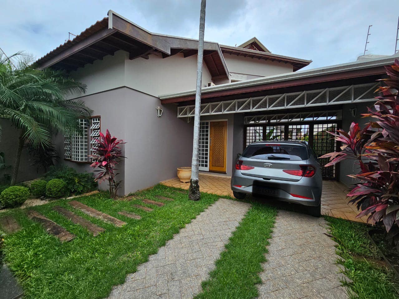 SOBRADO RESIDENCIAL DE ALTO PADRÃO ,Rua Ferrucio de Fiori, n370 ( com saída para rua Claudia ) - Jardim São Carlos