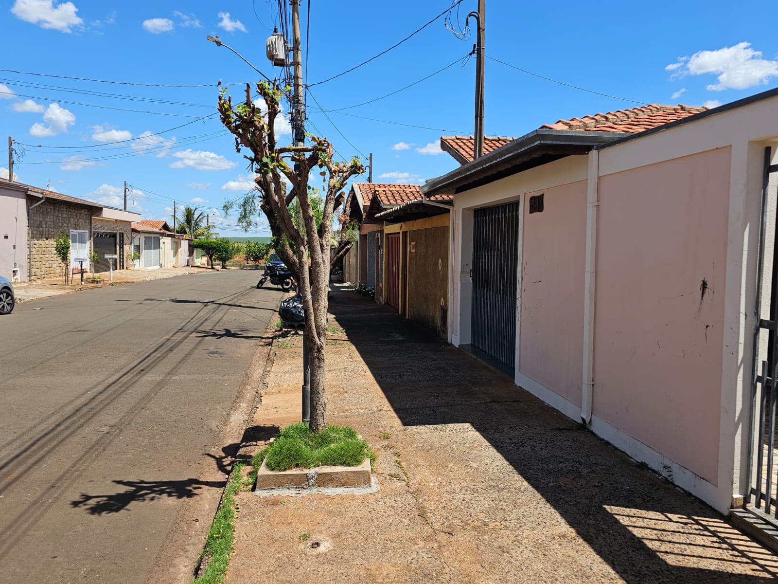 Casa Rua Rubens Malvestiti , n 54- Santa Luzia