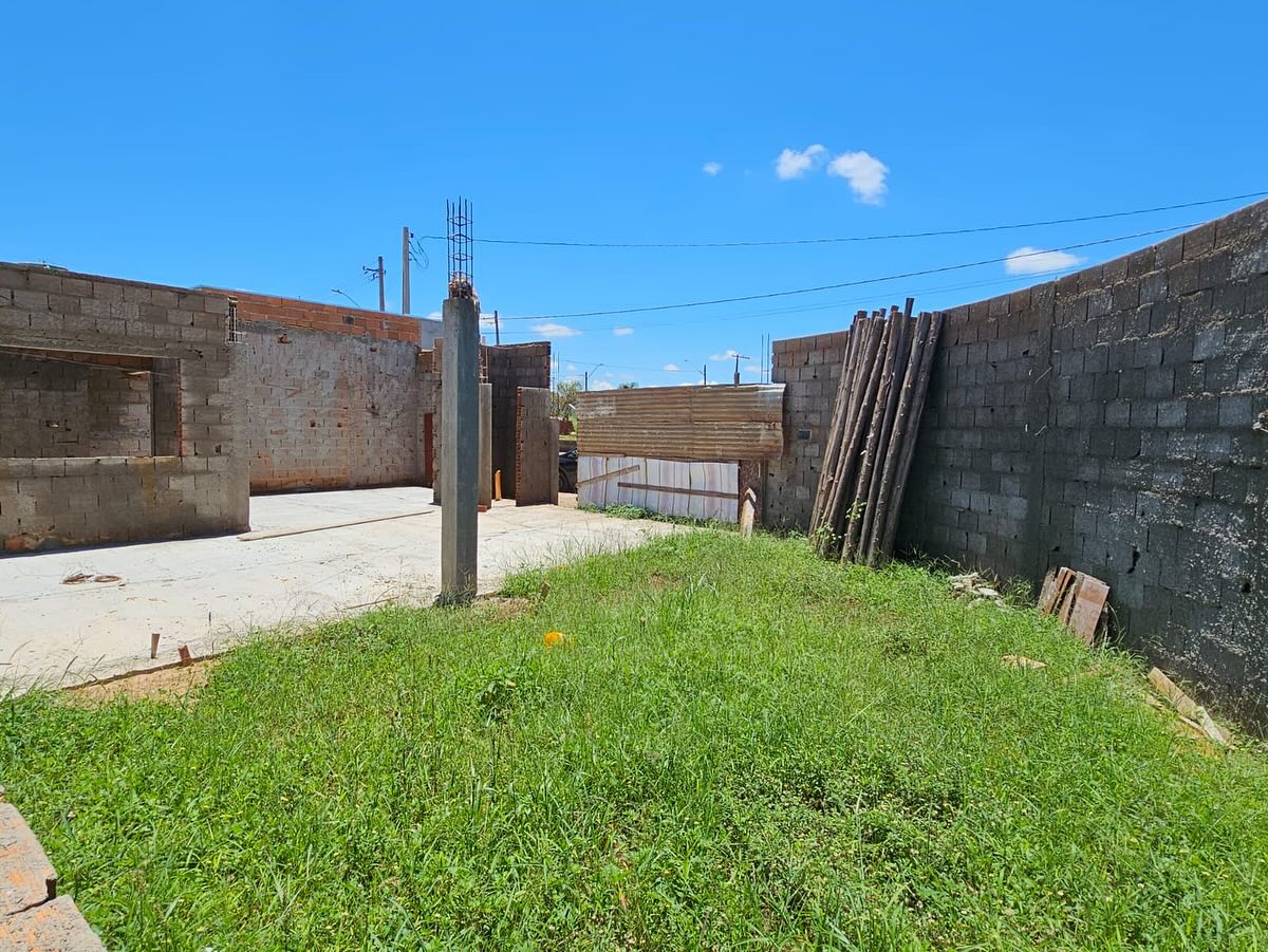 DUAS CASAS RESIDENCIAL UMA EM CONSTRUÇÃO, Rua São Paulo n 415- Parque Varotti