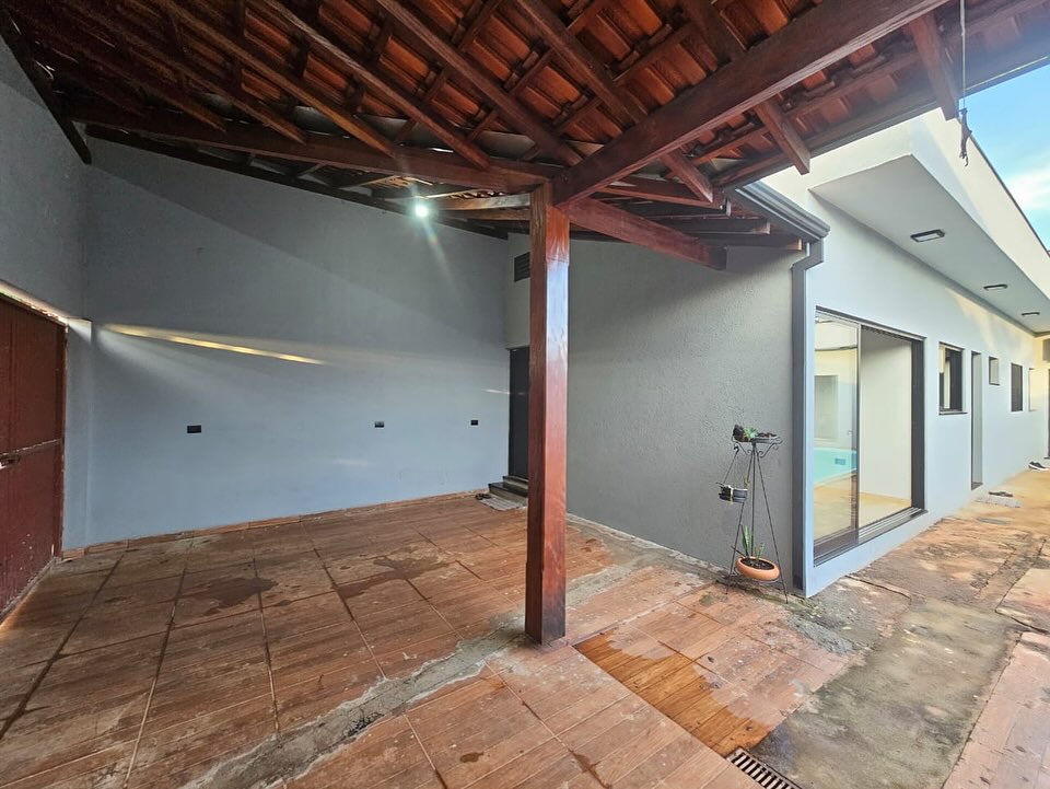 Casa na Rua Alagoas, n100- Parque Varotti