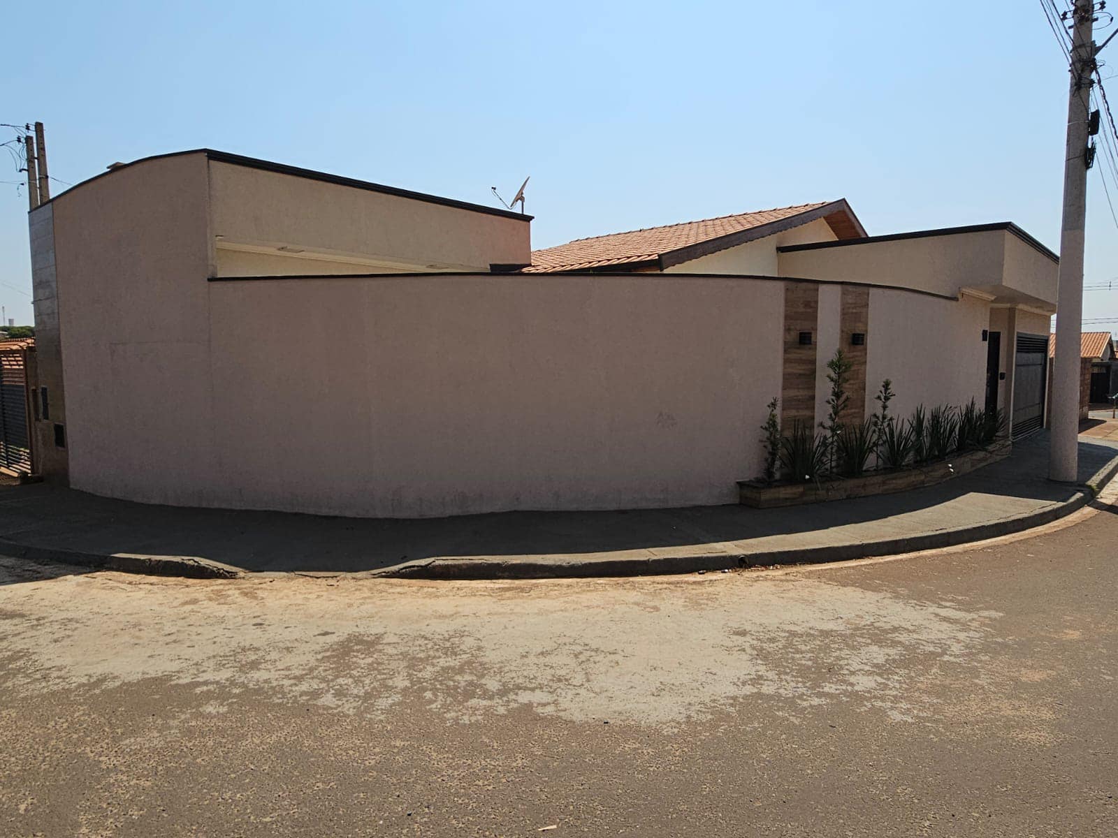 Casa Rua Édson Anivaldo Zanatta, n 101, Conjunto Habitacional Nino Deperon