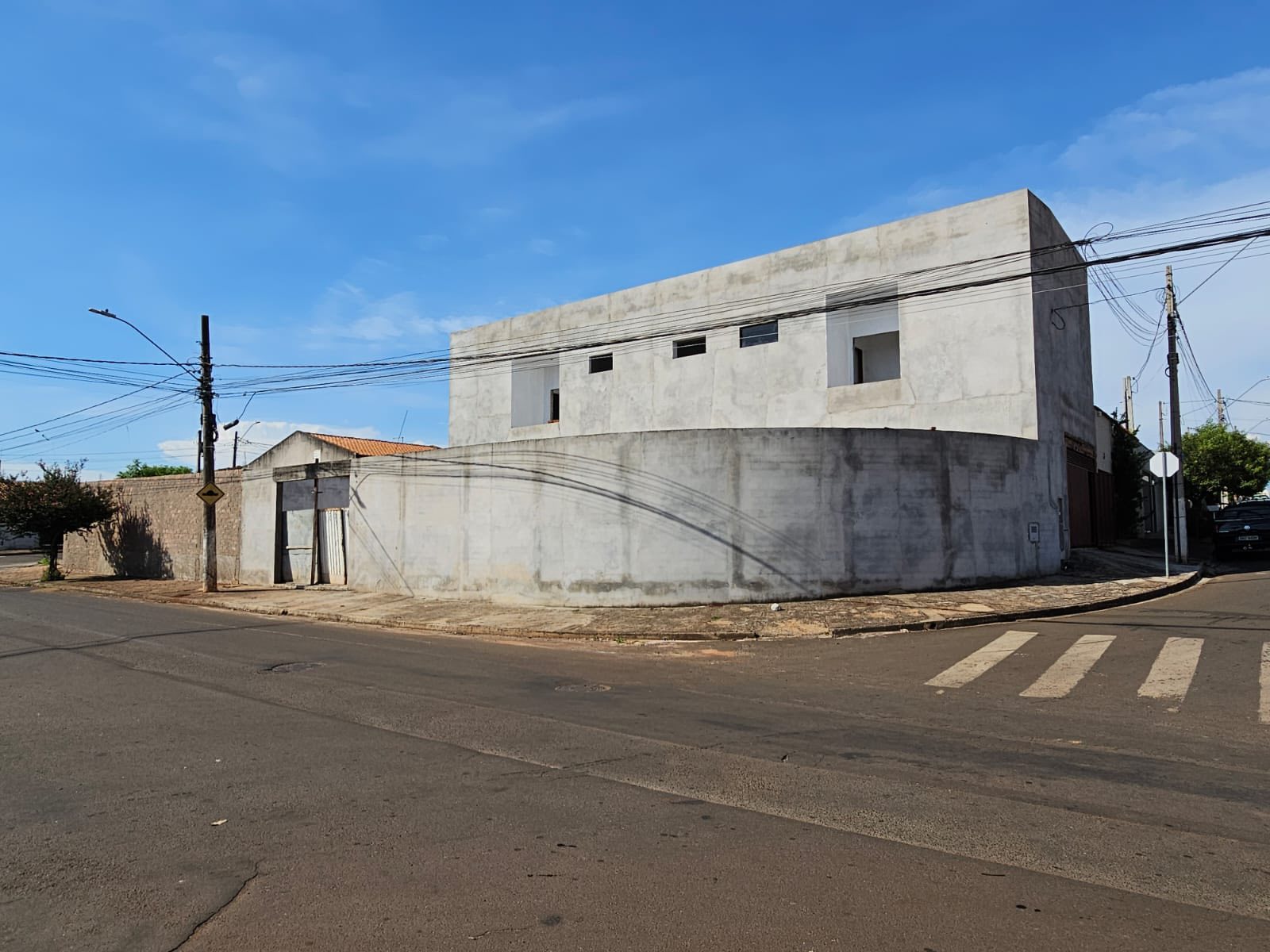 Sobrado Rua Piauí, n 31- Parque Varotti