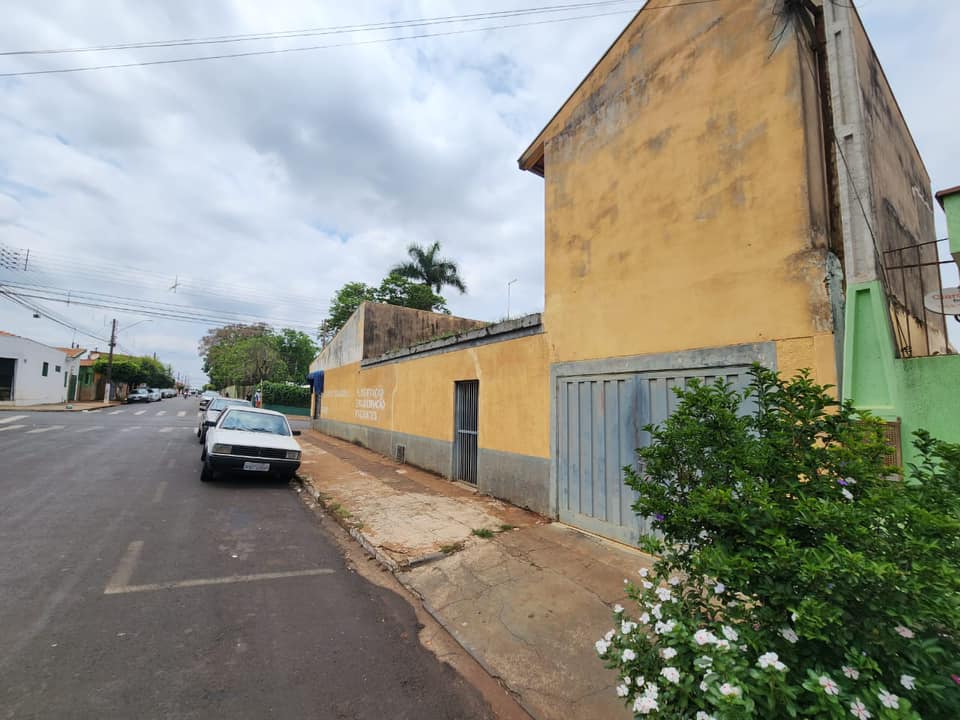 Casa com Ponto Comercial Rua Manoel Pires de Campos , n 122- Vila Santa Terezinha