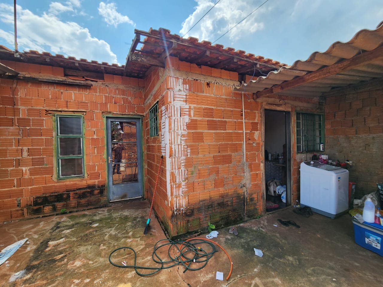 Duas Casas Rua Das Graças, n 31- Vila Santa Terezinha