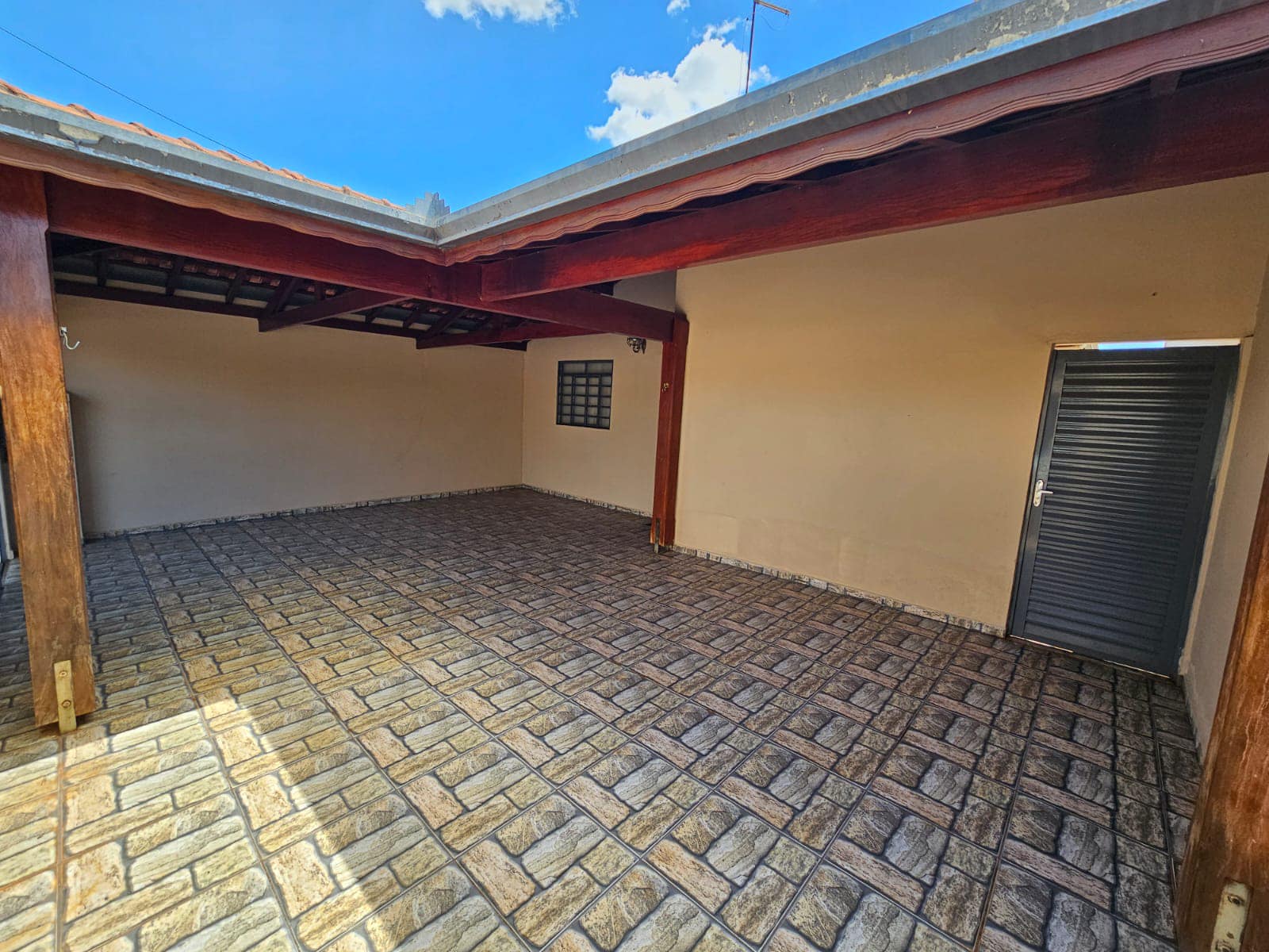 Casa Rua Rubens Malvestiti , n 54- Santa Luzia