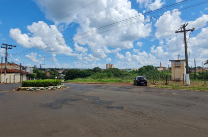 3 TERRENOS EXCELENTE LOCALIZAÇÃO  2 LOTES COM FRENTE PARA  Rua Crispim de Abreu