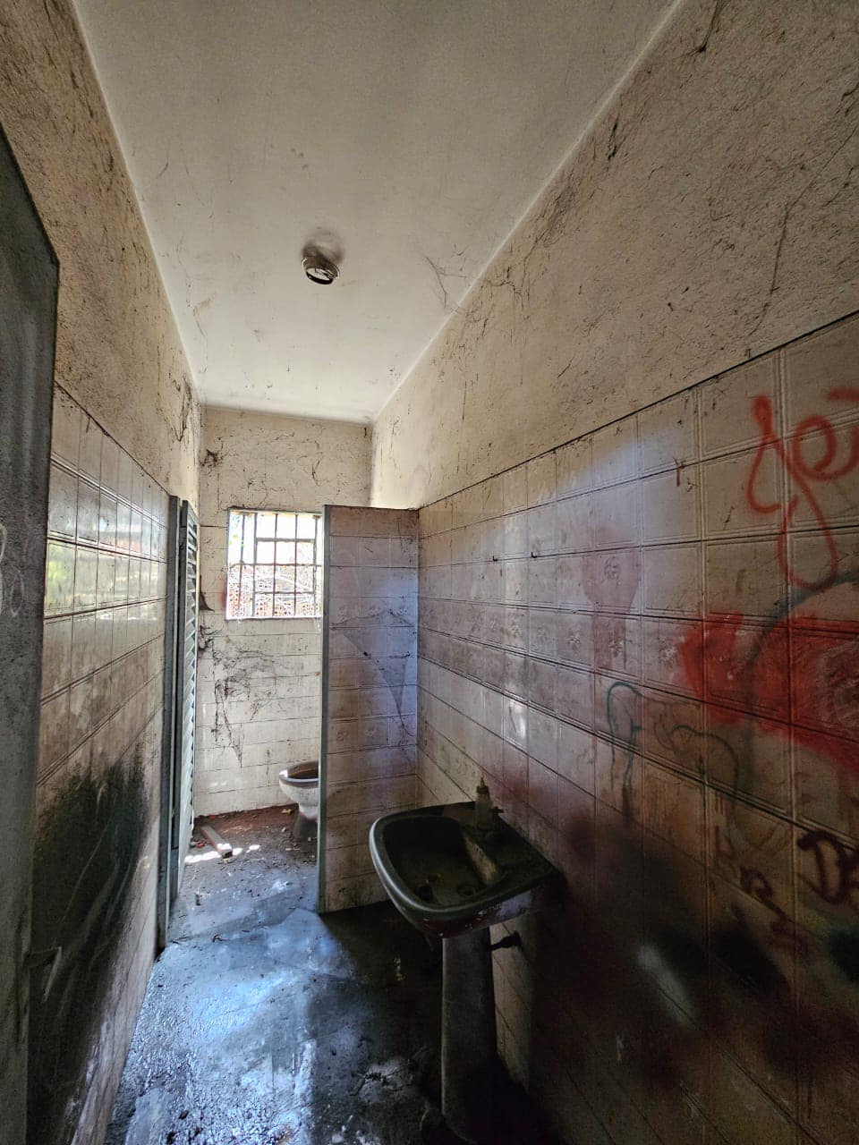 Barracão Comercial Avenida Armando Penteado, n 967- Vila Bortone