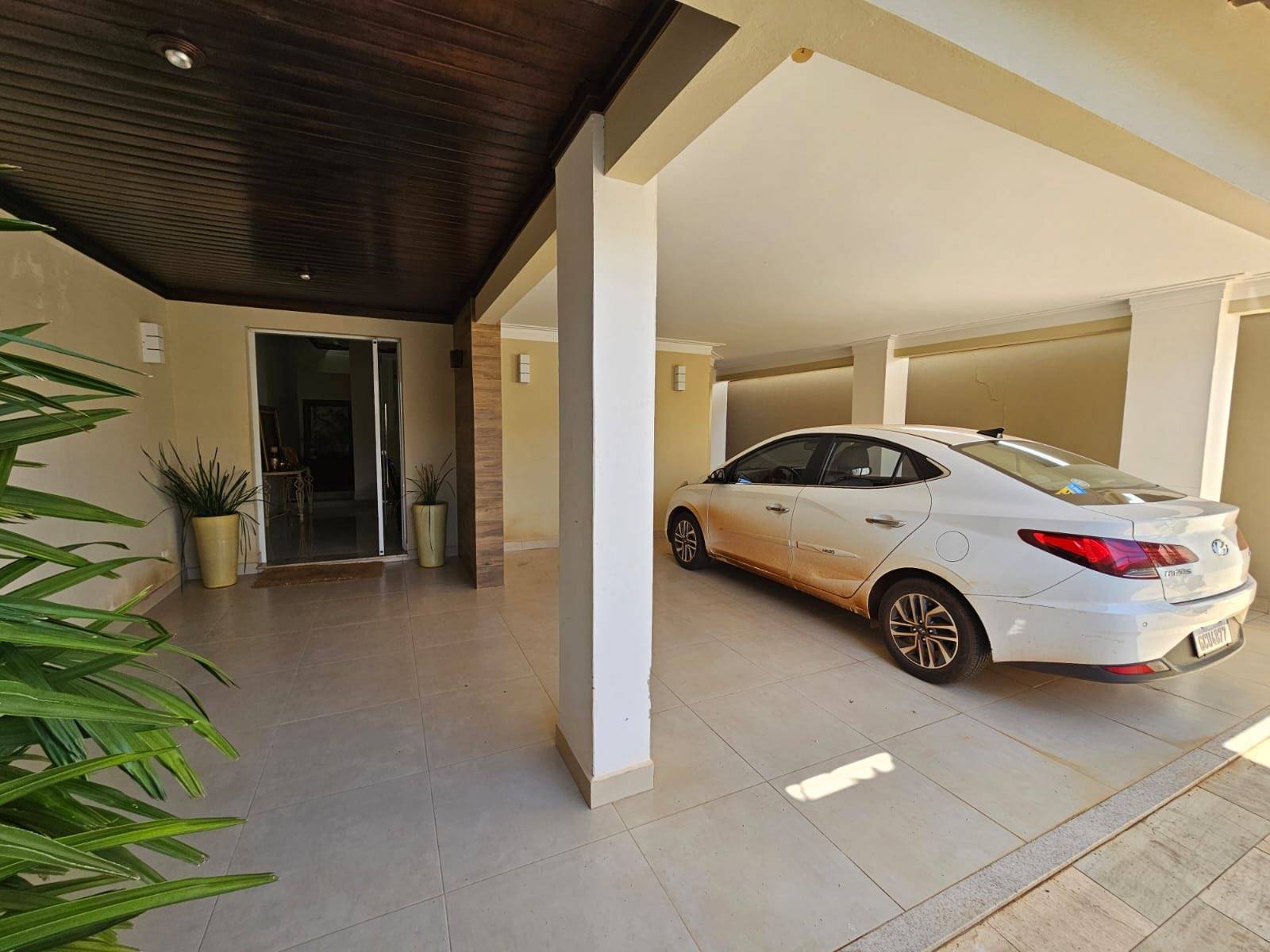 EXCELENTE CASA RESIDENCIAL COM COMÉRCIO - ÓTIMA LOCALIZAÇÃO - CENTRO