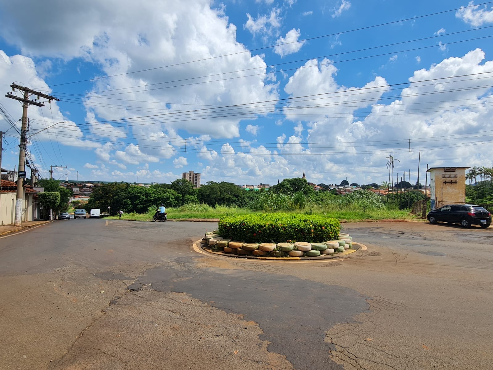 3 TERRENOS EXCELENTE LOCALIZAÇÃO  2 LOTES COM FRENTE PARA  Rua Crispim de Abreu