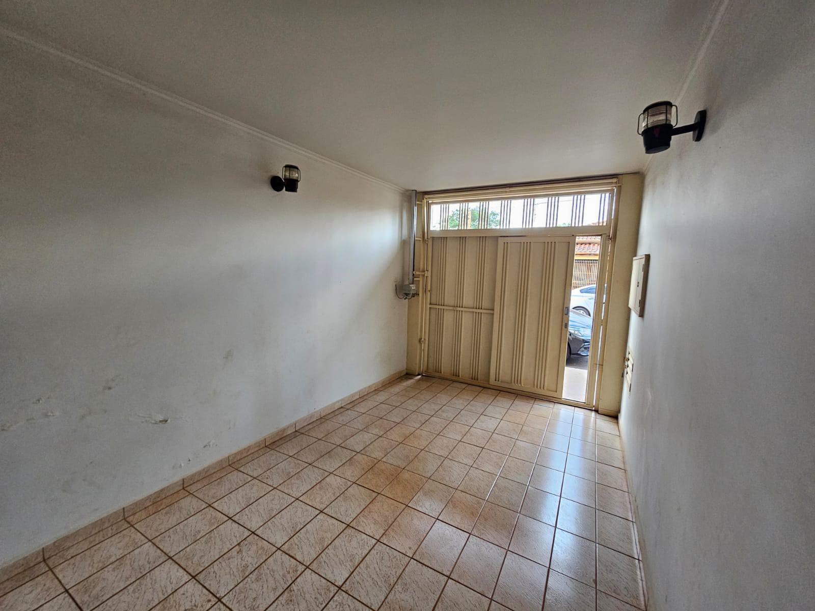 PRÉDIO COMERCIAL/RESIDENCIAL EXCELENTE LOCALIZAÇÃO Rua Treze de Maio, n574- Centro