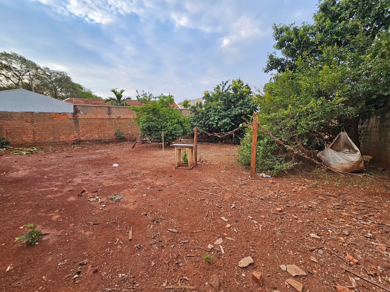 Terreno Murado Jardim Centenário