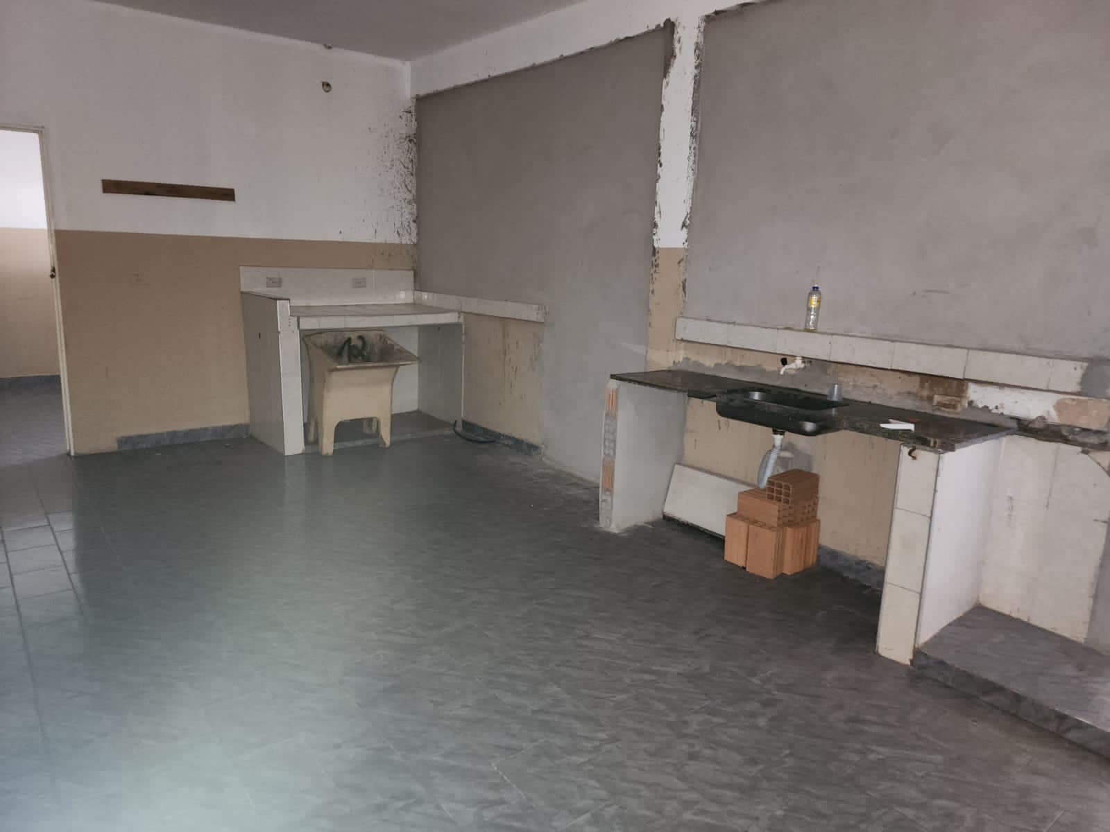 BARRACÃO COMERCIAL Rua Manoel Pires de Campos, n 28- Vila Santa Terezinha