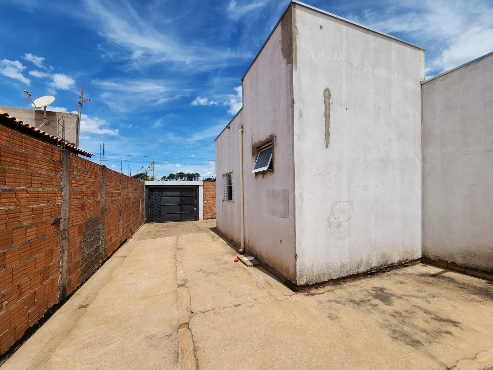 Casa Rua Maria de Lourdes Bortoloto, n301- Jardim Santa Clara