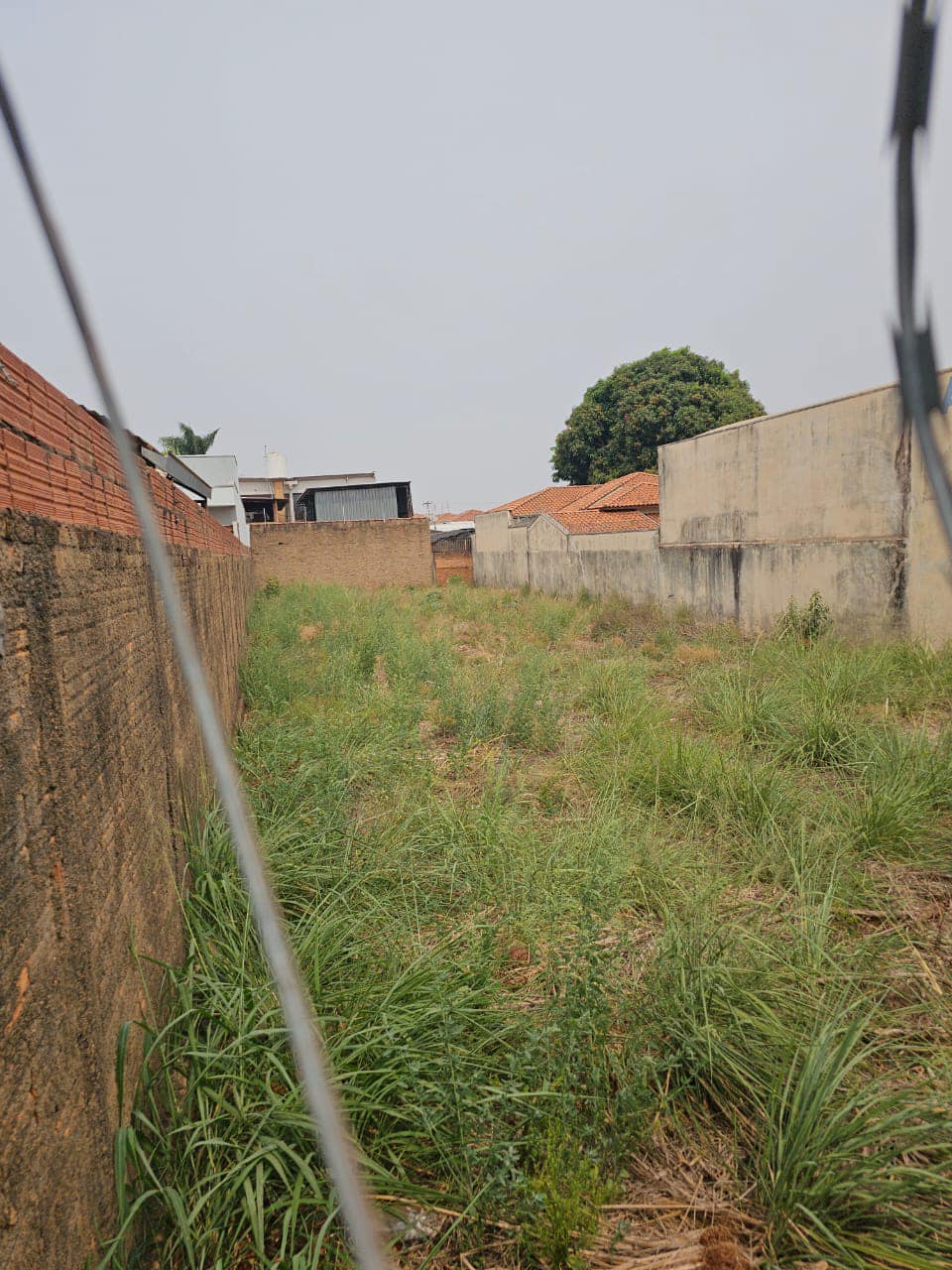 TERRENO MURADO EXCELENTE LOCALIZAÇÃO” PRÓXIMO À HAPVIDA E CORINTINHA” Rua Dom Bosco , n539- Centro