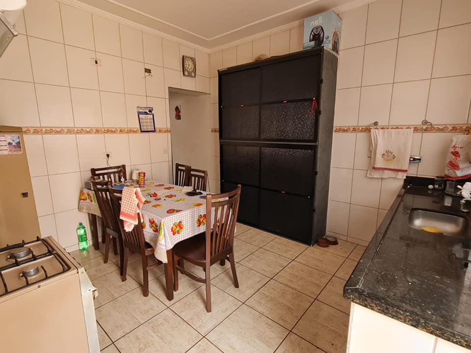 SOBRADO, na Rua Ernesto Bussaglia, n 15- Jardim Pedro Ometto