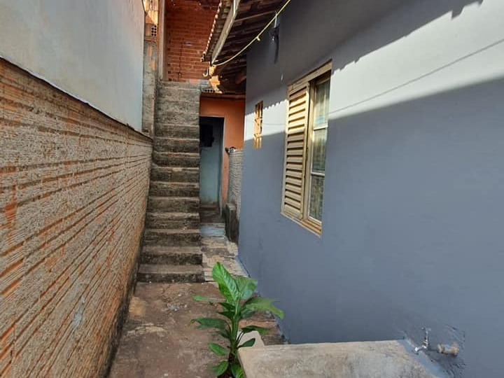 Casa  Rua José Viera Martins, nº 67 - Santa Luzia