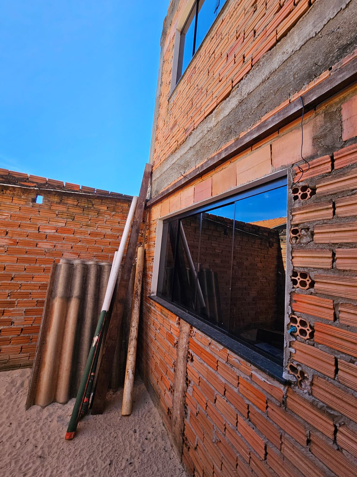 SOBRADO EM FASE DE ACABAMENTO FINAL  Rua Sergipe , n 285- Parque Varotti